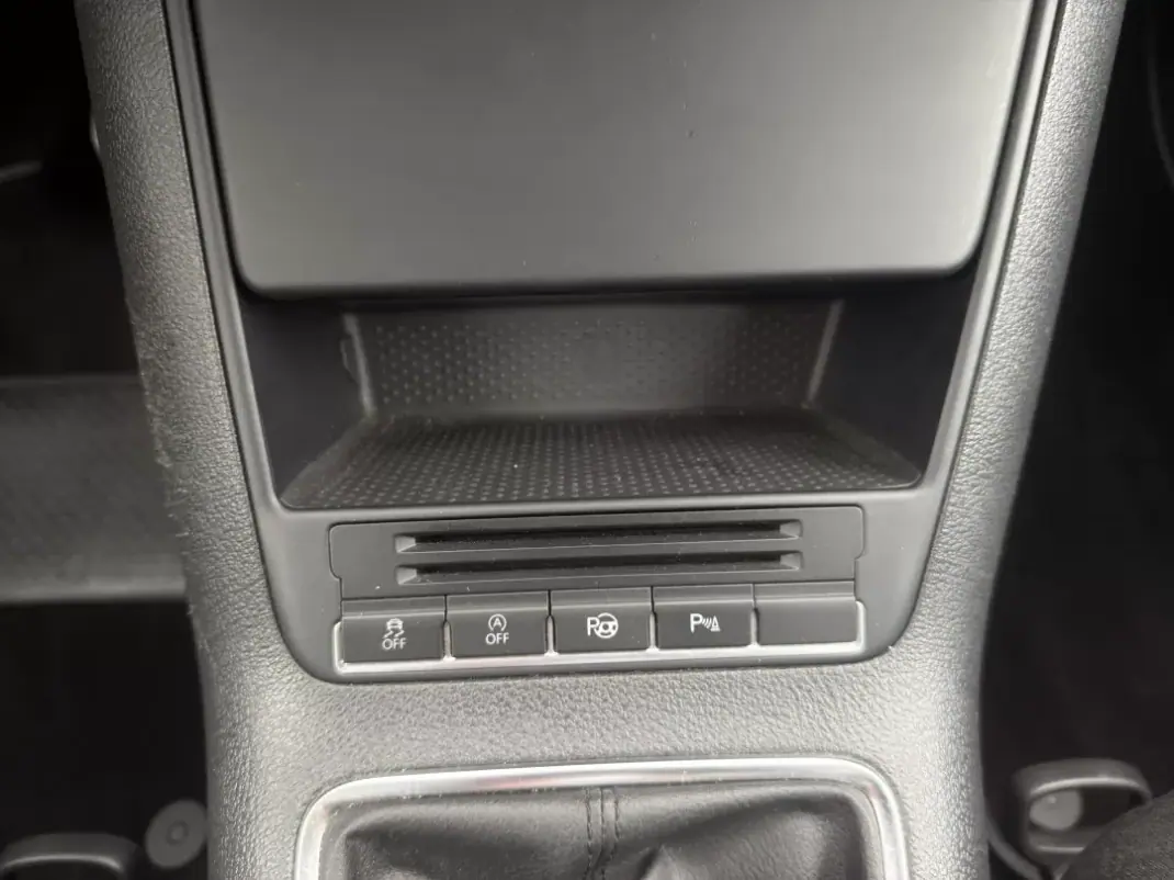 Volkswagen Tiguan 2011 - 13800 EUR, 147290 km - 147290km - foto 25 de 26