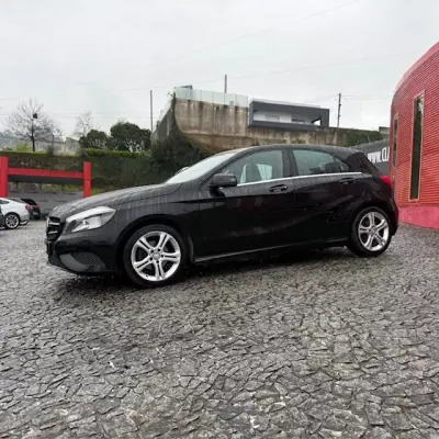 Mercedes-Benz A 180 2014 - 13900 EUR, 186000 km - AUTO.MOTO.pt - 186000km - foto 14 de 15