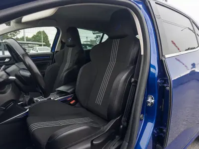 Renault Mégane 2018 - 15990 EUR, 117000 km - AUTO.MOTO.pt - 117000km - foto 15 de 48