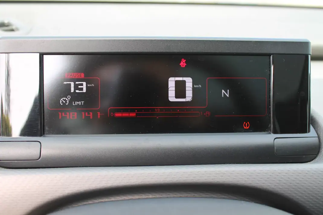 Citroën C4 Cactus 2014 - 11950 EUR, 148141 km - AUTO.MOTO.pt - 148141km - foto 22 de 27