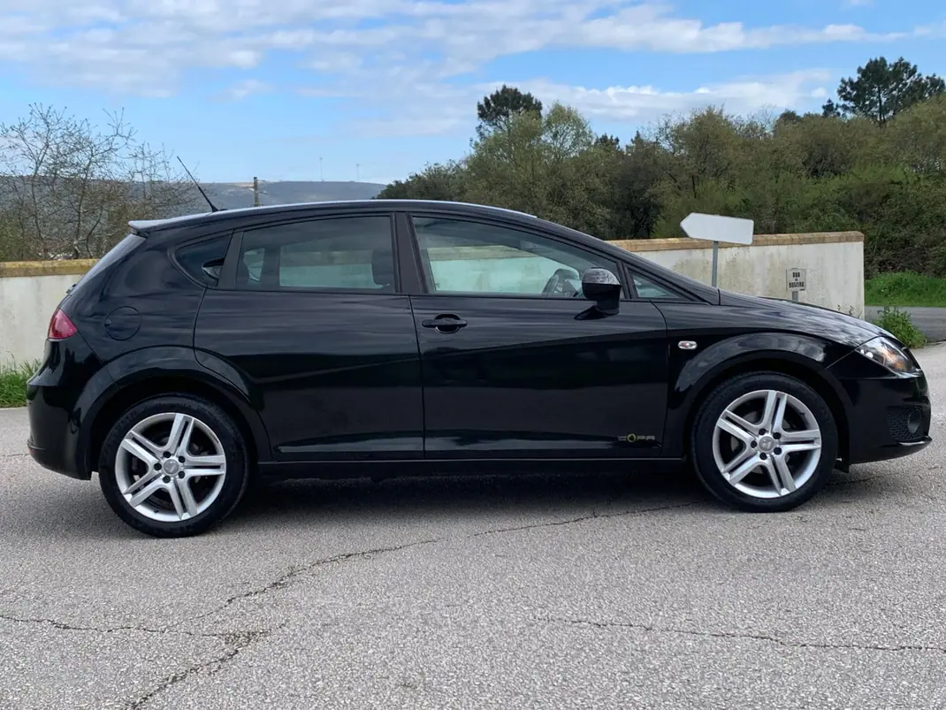 SEAT Leon 2012 - 7150 EUR, 132560 km - AUTO.MOTO.pt - 132560km - foto 6 de 15