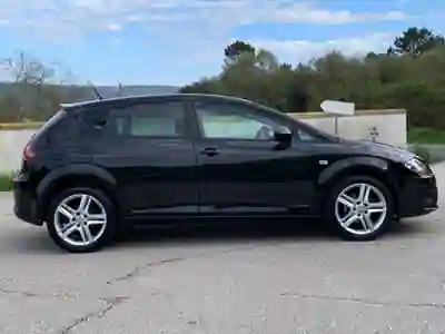 SEAT Leon 2012 - 7150 EUR, 132560 km - AUTO.MOTO.pt - 132560km - foto 6 de 15