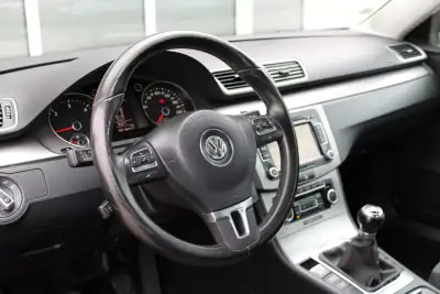 Volkswagen Passat 2011 - 10990 EUR, 174000 km - AUTO.MOTO.pt - 174000km - foto 21 de 30