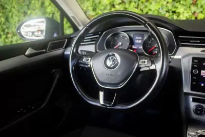 Volkswagen Passat Variant 2019 - 17900 EUR, 229000 km - AUTO.MOTO.pt - 229000km - foto 14 de 17