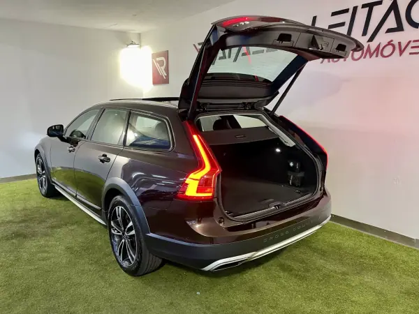 Volvo V90 Cross Country 2017 - 23500 EUR, 213000 km - AUTO.MOTO.pt - 213000km - foto 43 de 44