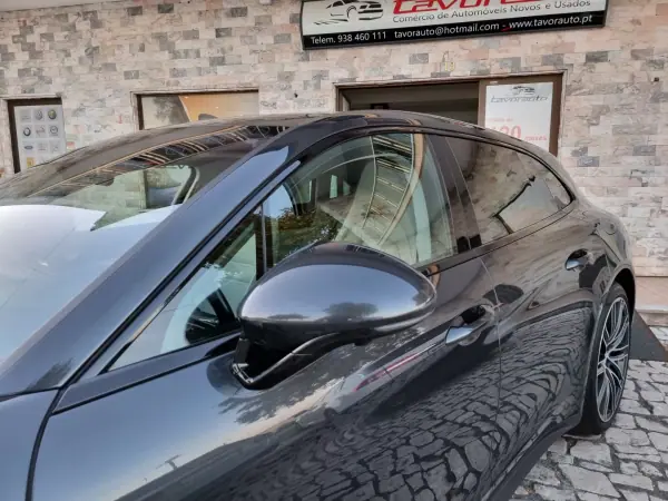 Porsche Panamera Sport Turismo 2018 - 84990 EUR, 147000 km - AUTO.MOTO.pt - 147000km - foto 26 de 50