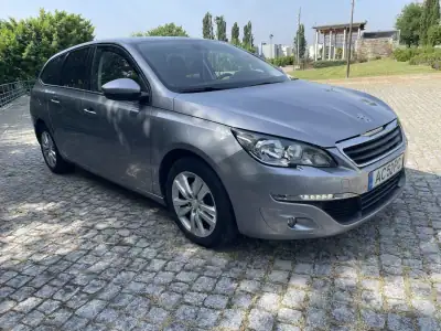 Peugeot 308 SW 2016 - 14000 EUR, 156000 km - AUTO.MOTO.pt - 156000km - foto 2 de 9
