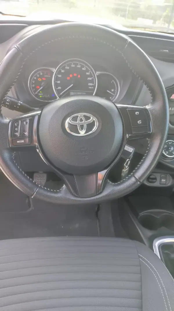 Toyota Yaris 2020 - 12579 EUR, 190178 km - AUTO.MOTO.pt - 190178km - foto 4 de 15