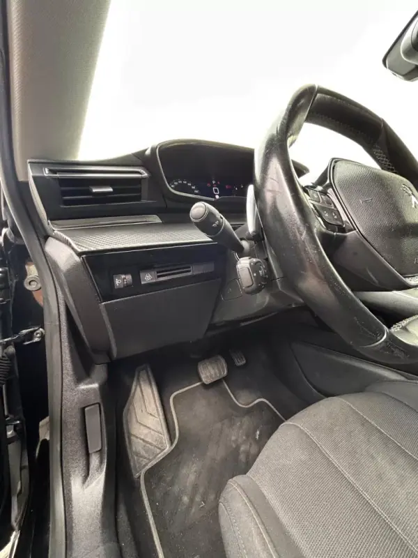 Peugeot 508 SW 2021 - 17500 EUR, 130370 km - AUTO.MOTO.pt - 130370km - foto 9 de 21