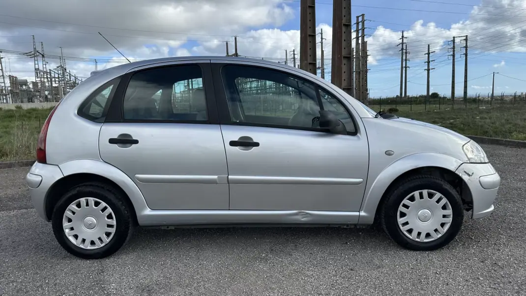Citroën C3 2004 - 2500 EUR, 315000 km - AUTO.MOTO.pt - 315000km - foto 5 de 14