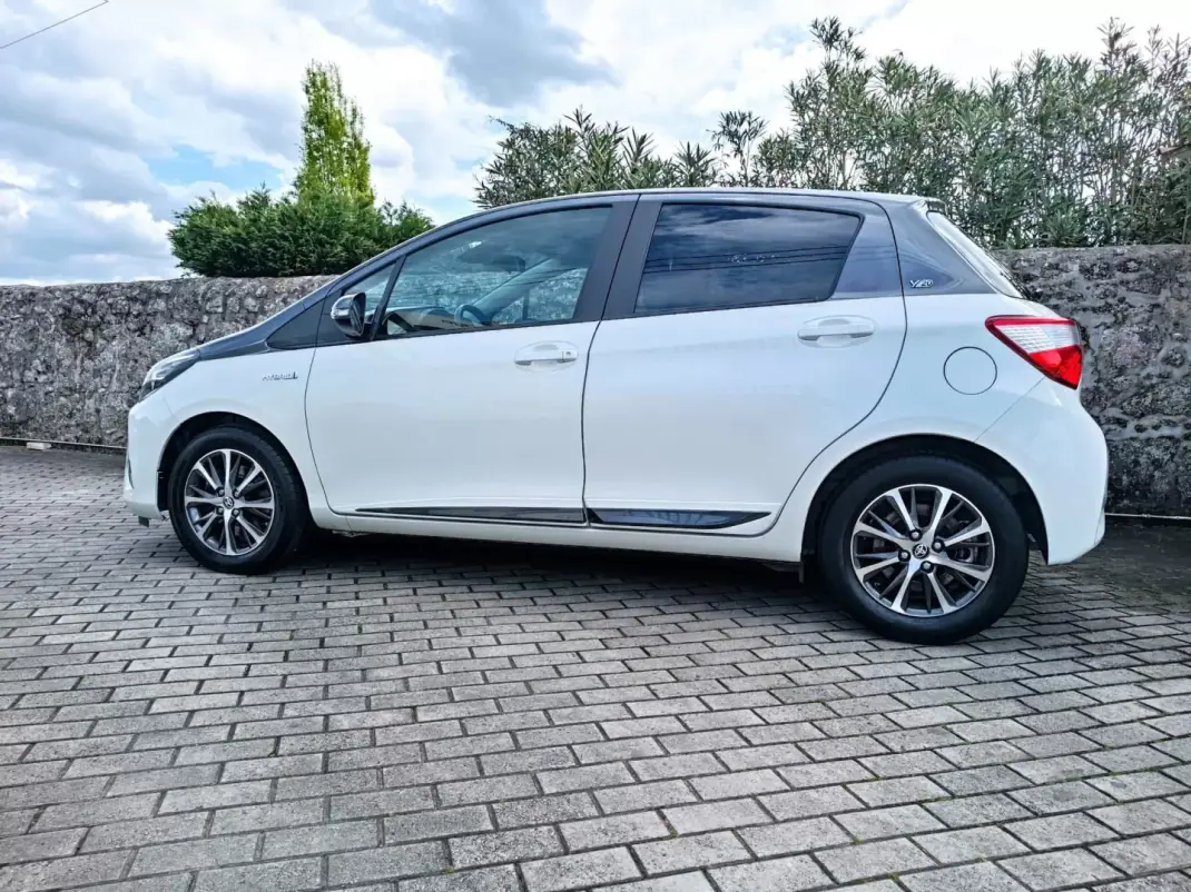 Toyota Yaris 2019 - 18750 EUR, 53000 km - AUTO.MOTO.pt - 53000km - foto 3 de 16