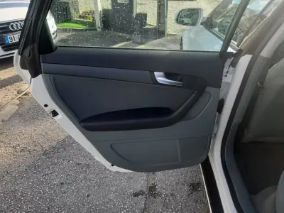 Audi A3 Sportback 2010 - 9900 EUR, 224980 km - AUTO.MOTO.pt - 224980km - foto 19 de 34