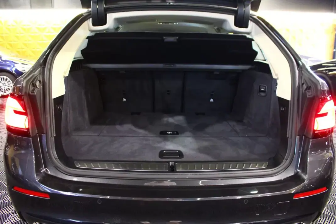 BMW 520 2023 - 29900 EUR, 165000 km - AUTO.MOTO.pt - 165000km - foto 20 de 33