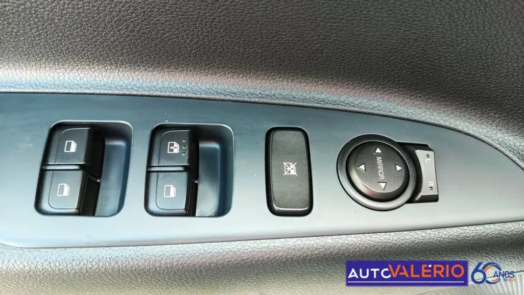 Kia Stonic 2024 - 17950 EUR, 41486 km - 41486km - foto 12 de 25