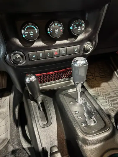 Jeep Wrangler 2019 - 65000 EUR, 19000 km - 19000km - foto 31 de 60
