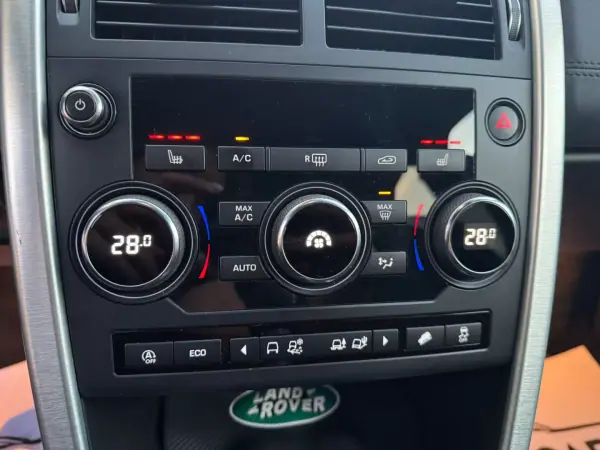 Land Rover Discovery Sport 2018 - 23900 EUR, 100950 km - AUTO.MOTO.pt - 100950km - foto 7 de 19