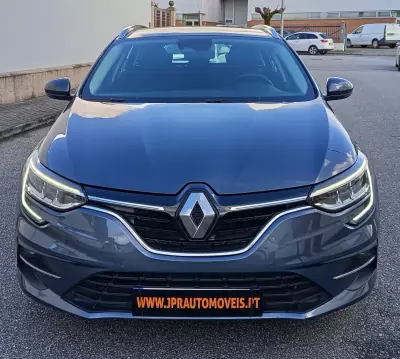 Renault Mégane 2022 - 14990 EUR, 112100 km - AUTO.MOTO.pt - 112100km - foto 2 de 17