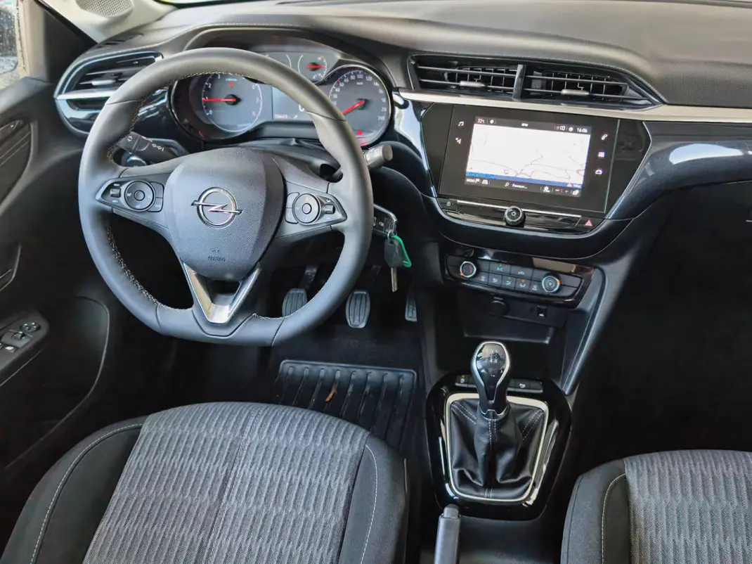 Opel Corsa 2023 - 15900 EUR, 36600 km - AUTO.MOTO.pt - 36600km - foto 12 de 17
