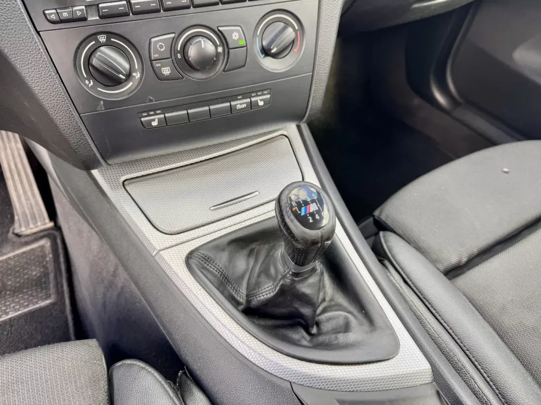 BMW 118 2009 - 9990 EUR, 277000 km - 277000km - foto 12 de 18