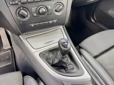 BMW 118 2009 - 9990 EUR, 277000 km - 277000km - foto 12 de 18
