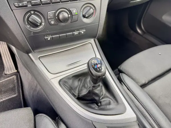 BMW 118 2009 - 9990 EUR, 277000 km - 277000km - foto 12 de 18