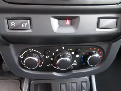 Dacia Duster 2015 - 10990 EUR, 208000 km - AUTO.MOTO.pt - 208000km - foto 35 de 35