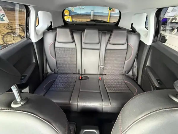 Peugeot 2008 2018 - 16750 EUR, 88000 km - AUTO.MOTO.pt - 88000km - foto 17 de 20