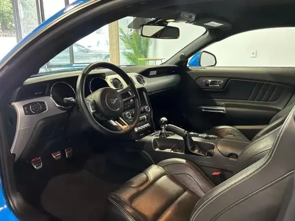 Ford Mustang 2017 - 45900 EUR, 24000 km - AUTO.MOTO.pt - 24000km - foto 7 de 12