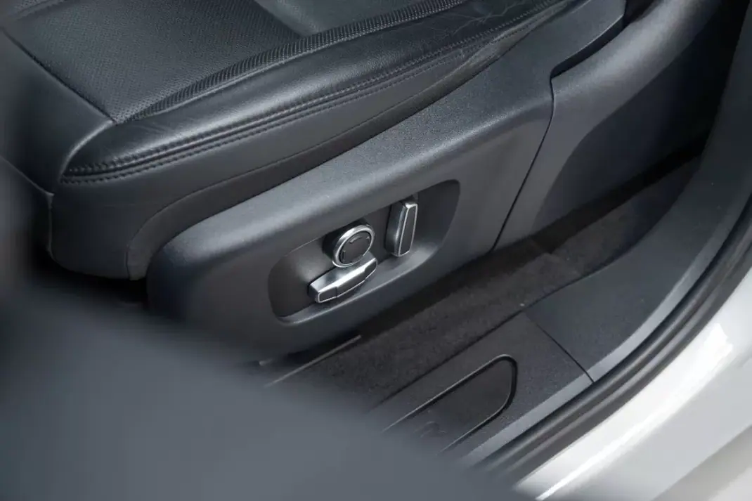 Land Rover Range Rover Evoque 2021 - 37950 EUR, 51000 km - AUTO.MOTO.pt - 51000km - foto 23 de 53