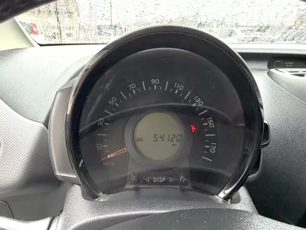 Peugeot 108 2020 - 10800 EUR, 54120 km - AUTO.MOTO.pt - 54120km - foto 7 de 12