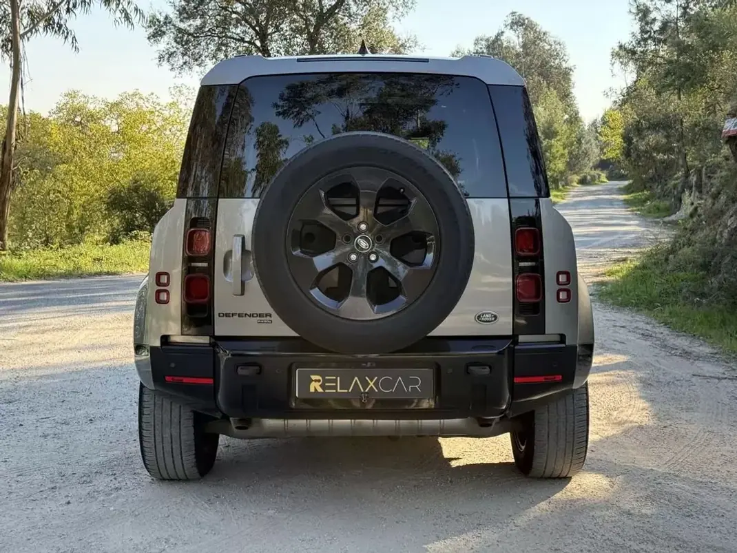 Land Rover Defender 2023 - 74999 EUR, 129000 km - AUTO.MOTO.pt - 129000km - foto 5 de 39