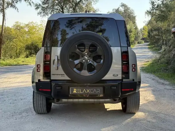 Land Rover Defender 2023 - 74999 EUR, 129000 km - AUTO.MOTO.pt - 129000km - foto 5 de 39