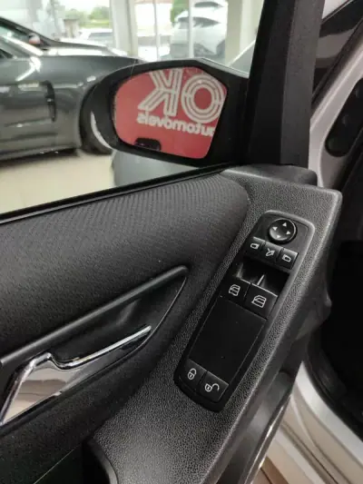 Mercedes-Benz B 200 2006 - 8250 EUR, 190000 km - AUTO.MOTO.pt - 190000km - foto 25 de 34