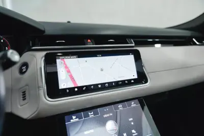 Land Rover Velar 2018 - 42950 EUR, 126000 km - 126000km - foto 27 de 50