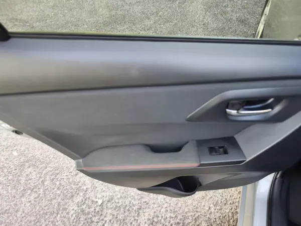 Toyota Auris Touring Sports 2015 - 11480 EUR, 229000 km - AUTO.MOTO.pt - 229000km - foto 21 de 39