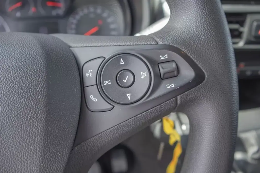 Opel COMBO 2019 - 12500 EUR, 113000 km - AUTO.MOTO.pt - 113000km - foto 7 de 19