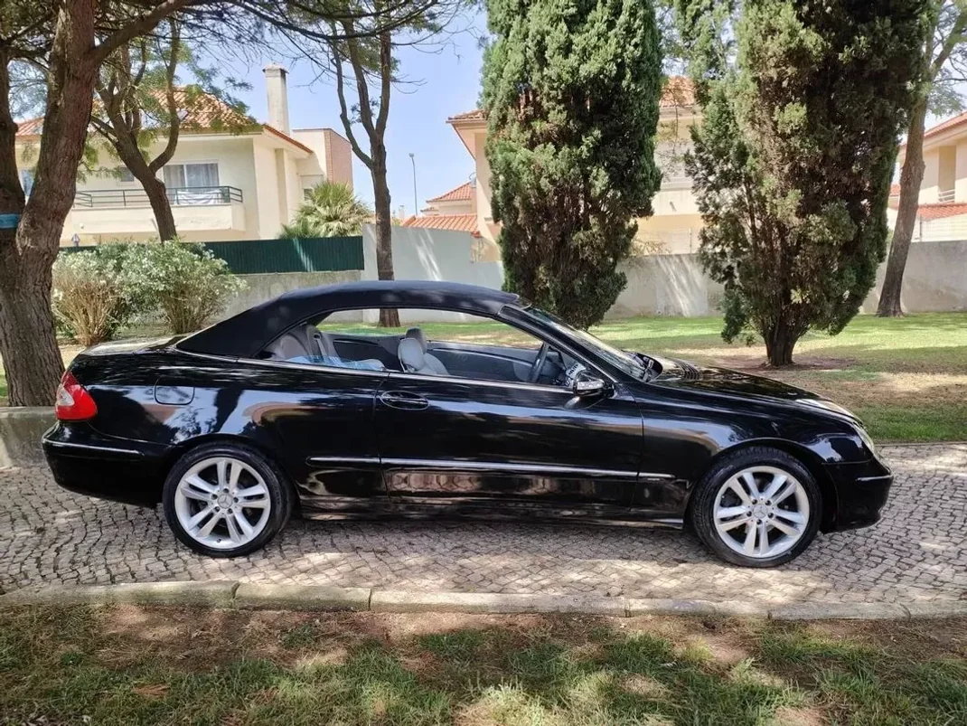 Mercedes-Benz CLK 200 2004 - 9990 EUR, 204000 km - AUTO.MOTO.pt - 204000km - foto 2 de 14