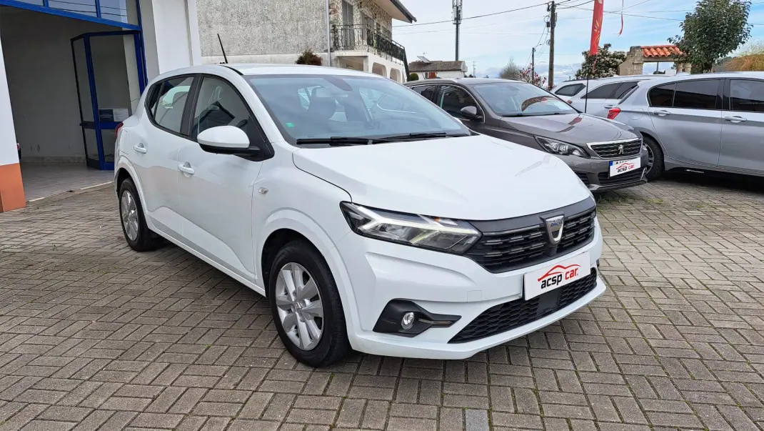 Dacia Sandero 2021 - 12900 EUR, 82644 km - AUTO.MOTO.pt - 82644km - foto 1 de 29