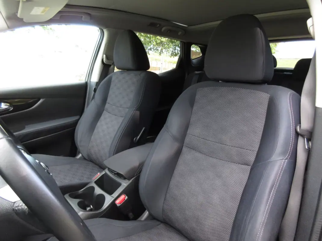Nissan Qashqai 2017 - 13490 EUR, 177000 km - 177000km - foto 28 de 42