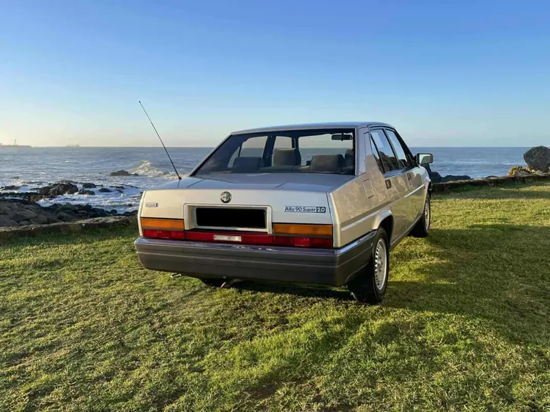 Alfa Romeo 90 1988 - 18900 EUR, 27700 km - 27700km - foto 55 de 60