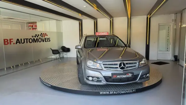 Mercedes-Benz C 180 2014 - 9900 EUR, 299370 km - AUTO.MOTO.pt - 299370km - foto 10 de 52