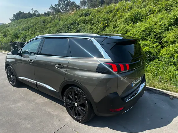 Peugeot 5008 2019 - 21000 EUR, 114000 km - AUTO.MOTO.pt - 114000km - foto 3 de 13