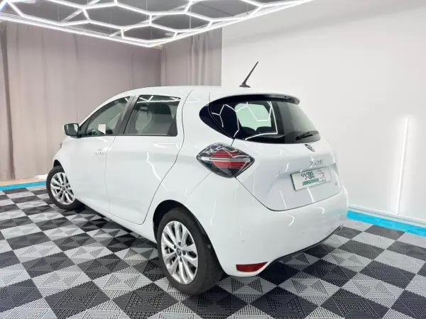 Renault Zoe 2020 - 13999 EUR, 114000 km - AUTO.MOTO.pt - 114000km - foto 5 de 21