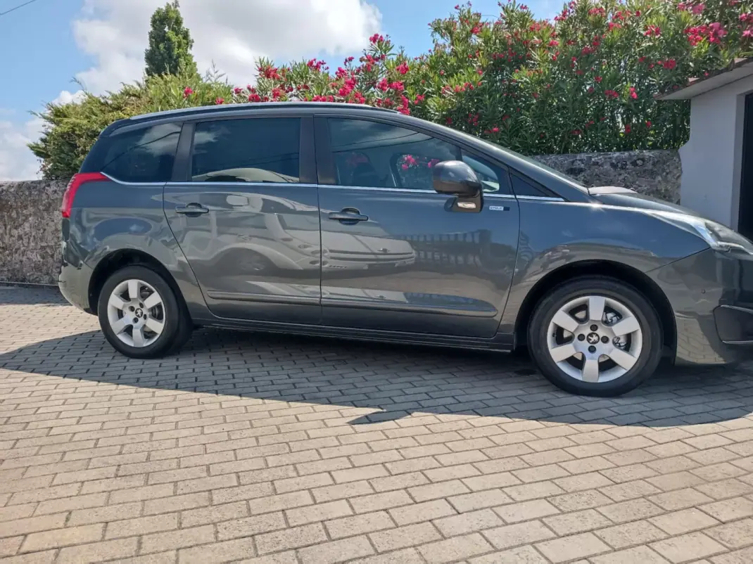 Peugeot 5008 2014 - 5950 EUR, 420000 km - 420000km - foto 8 de 16
