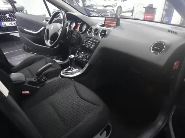 Peugeot 308 2012 - 7250 EUR, 172520 km - AUTO.MOTO.pt - 172520km - foto 45 de 50