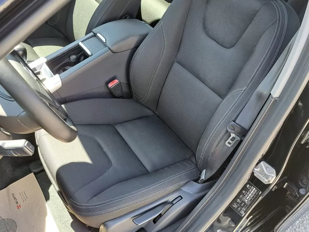 Volvo V60 2013 - 14990 EUR, 111000 km - AUTO.MOTO.pt - 111000km - foto 17 de 42