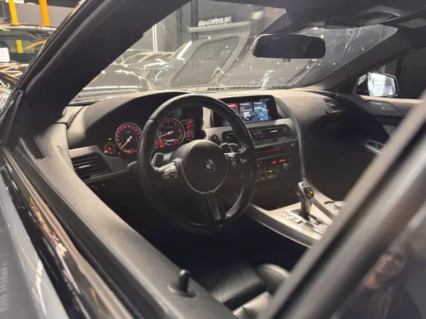 BMW 640 Gran Coupé 2017 - 38990 EUR, 134050 km - AUTO.MOTO.pt - 134050km - foto 11 de 28