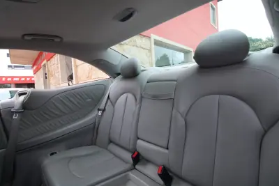 Mercedes-Benz CLK 240 2002 - 8990 EUR, 213000 km - AUTO.MOTO.pt - 213000km - foto 19 de 24