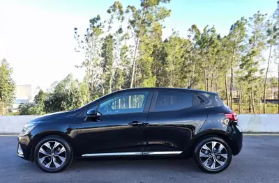 Renault Clio 2023 - 14750 EUR, 24600 km - AUTO.MOTO.pt - 24600km - foto 5 de 30