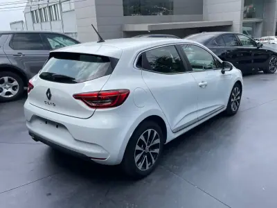 Renault Clio 2022 - 14900 EUR, 91000 km - AUTO.MOTO.pt - 91000km - foto 5 de 14